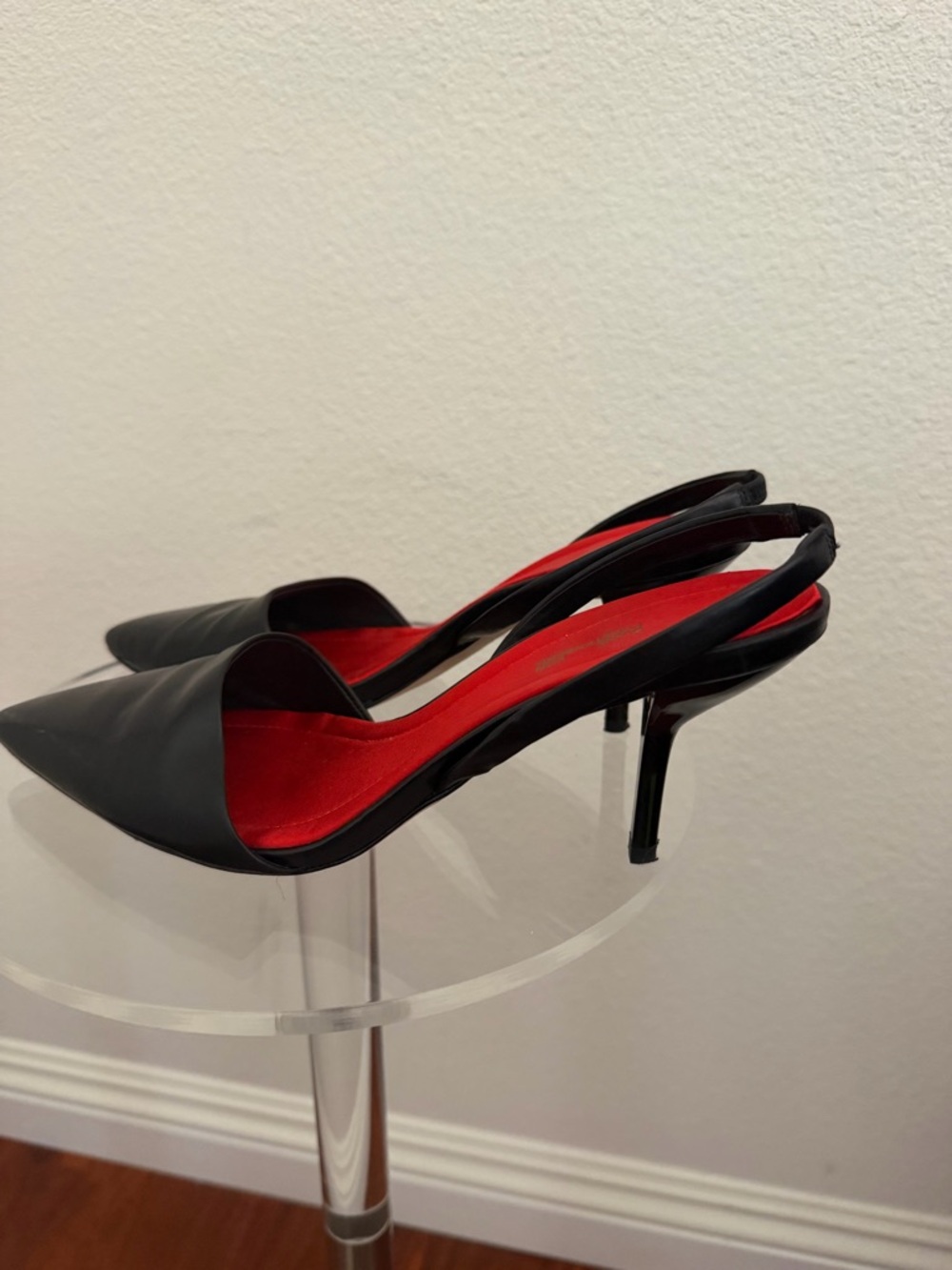 Diane von Furstenberg Black Leather Pointed Slingback Heels with Red Accents - Picture 5 of 8